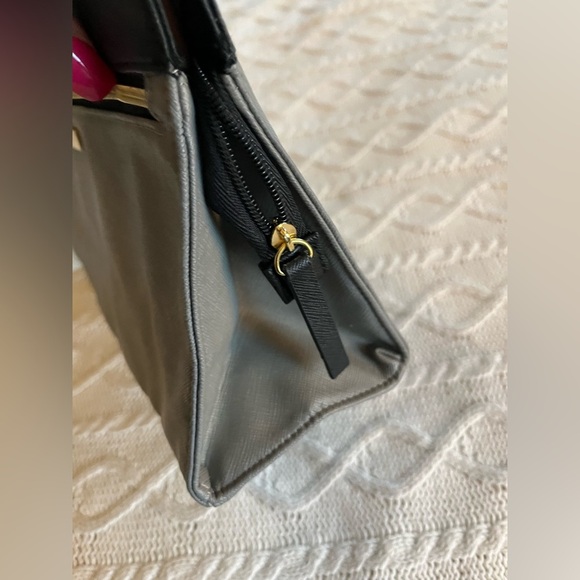 Estée Lauder Cosmetic Makeup Bag, Like New! Gray & black, Gold Zipper - Picture 10 of 12